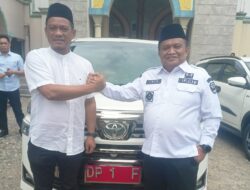 Muh Saleh Salam Komando Dan Ngopi Bareng Bupati Luwu Terpilih H. Patahudding Usai Shalat Jum’at di Mesjid Agung Belopa
