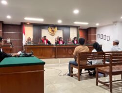 JPU Kejari Luwu Limpahkan Berkas perkara 3 Terdakwa Tindak Pidana Korupsi Dana Desa di Desa Lampuara T.A.2022-2024 Ke PN Makassar