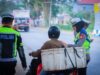 Jumat Berkah, Satlantas Polres Luwu Hadir di Jalan: Berbagi Rezeki, Mengingatkan Keselamatan